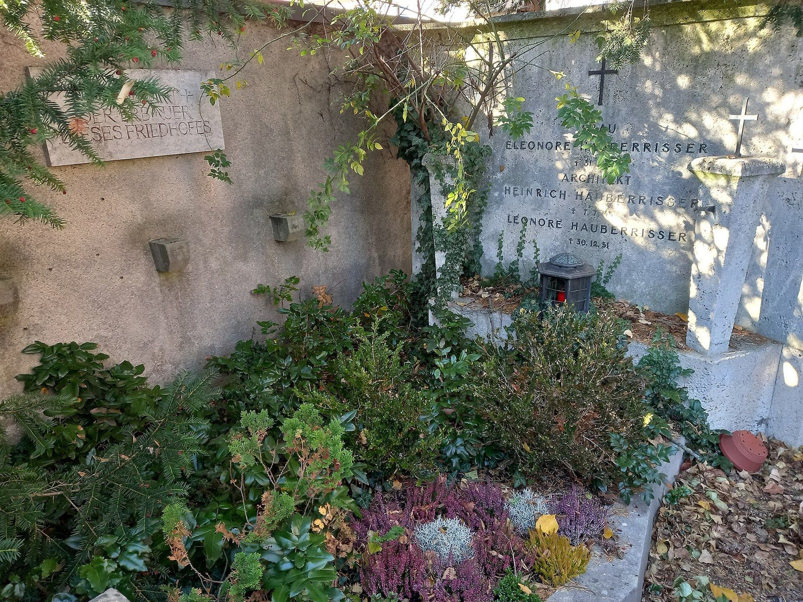 Familiengrab von Heinrich und Eleonore Hauberrisser – Oberer Katholischer Friedhof Regensburg